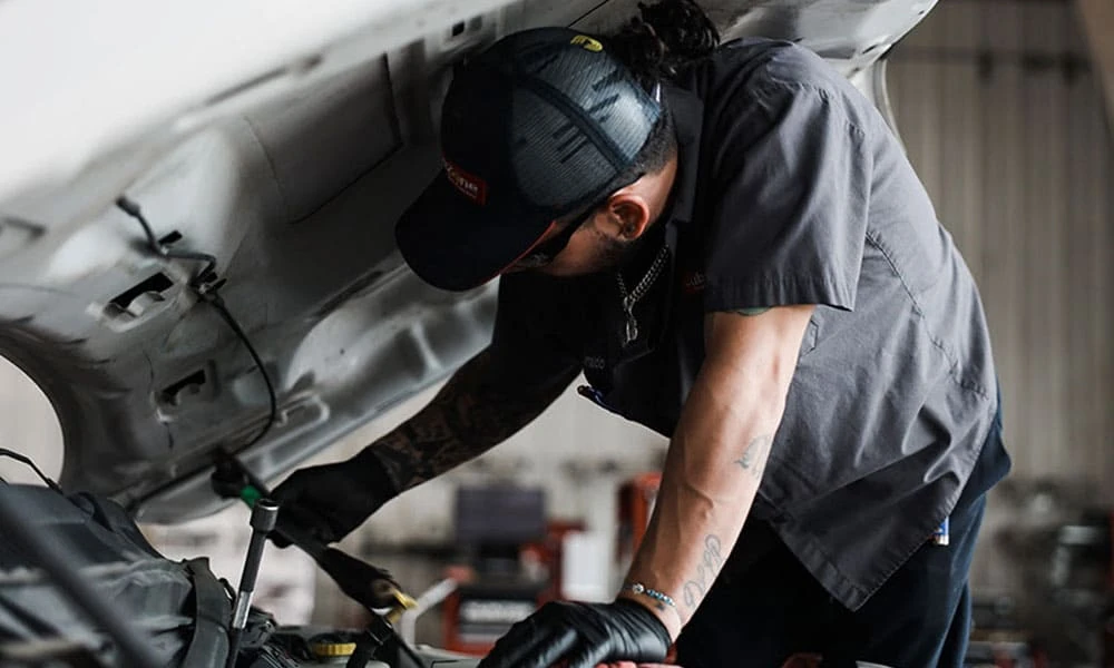 Know When Your Car Requires Spark Plugs Repair Services and Whom to Assign the Task